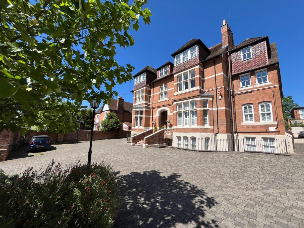 Main image of property: Warwick New Road, Leamington Spa