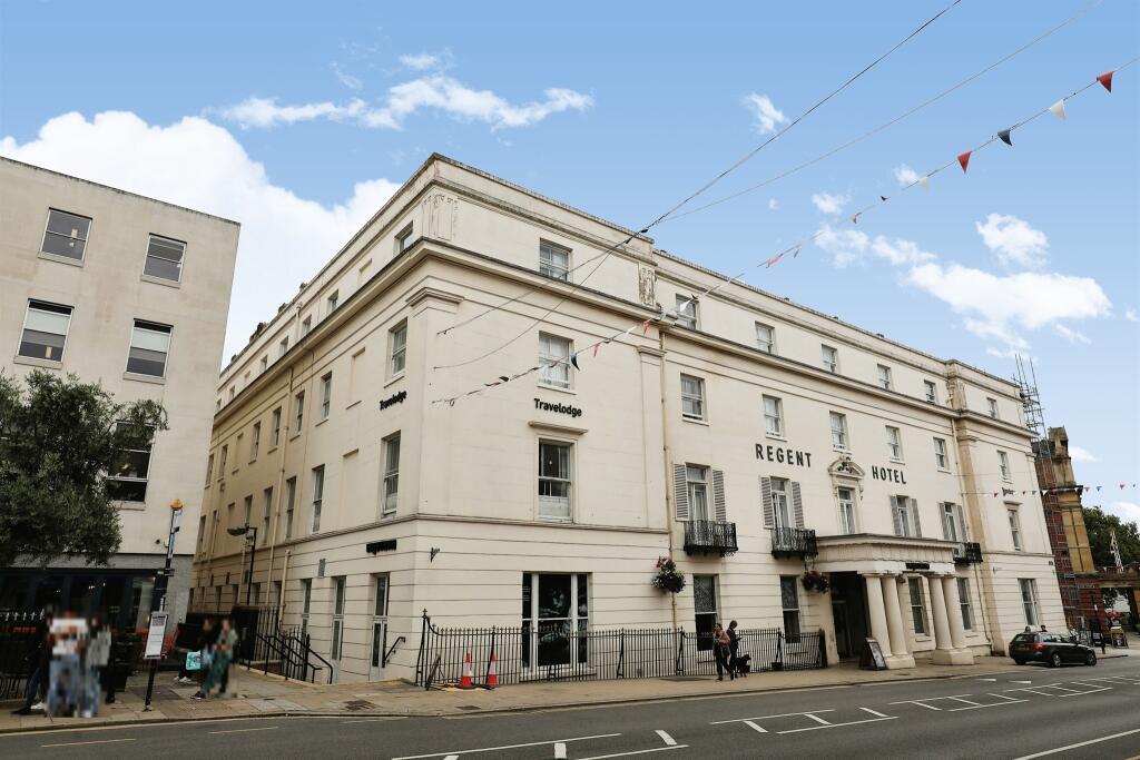 Main image of property: 89 Parade, Leamington Spa