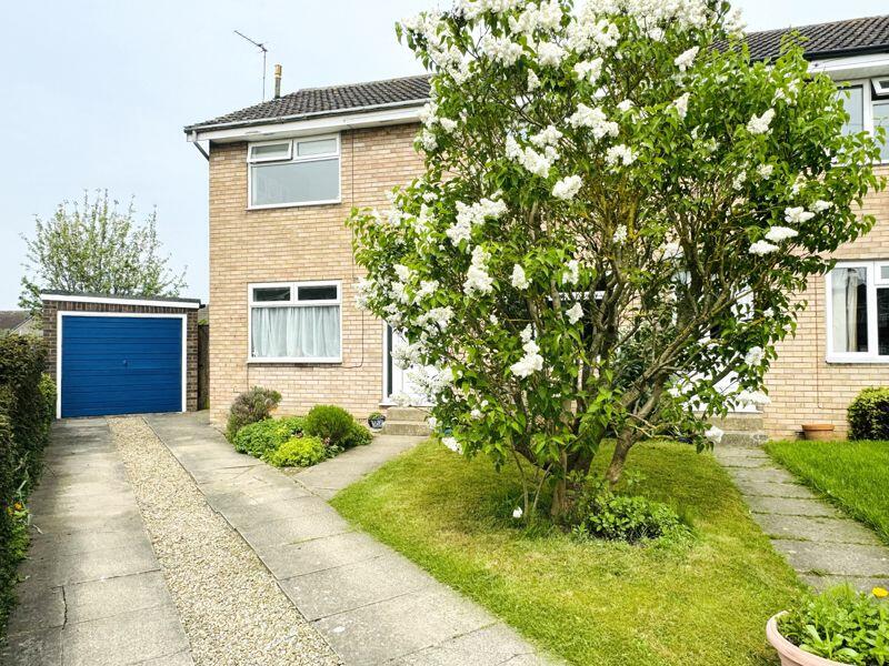 3 bedroom end of terrace house for sale in Keble Park North