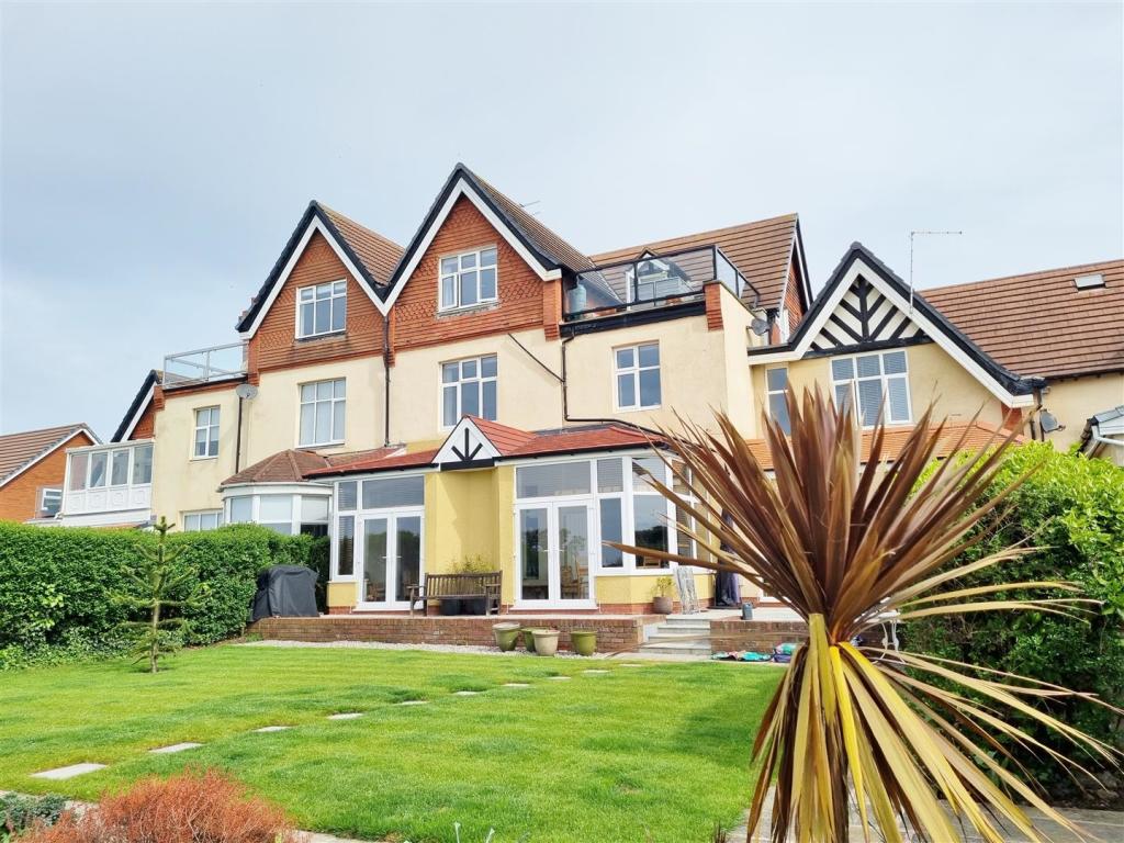 3 bedroom for sale in Clifton Drive, Lytham, FY8