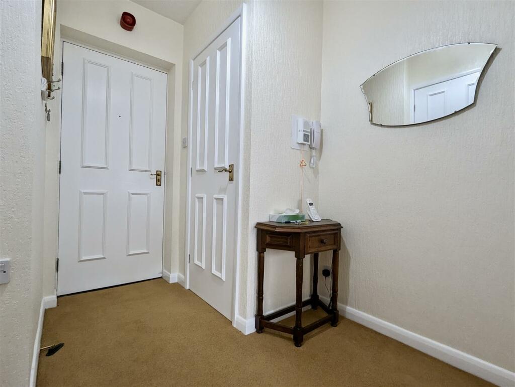1 bedroom retirement property for sale in Oxford Court, Ansdell, Lytham