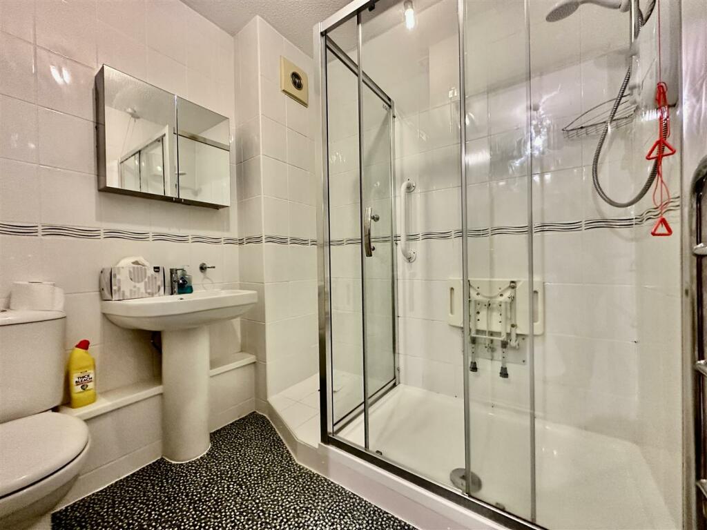 1 bedroom retirement property for sale in Oxford Court, Ansdell, Lytham