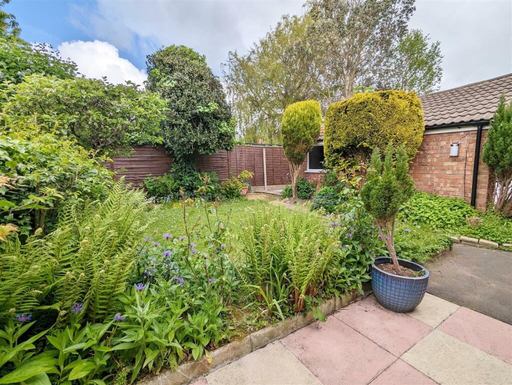 3 bedroom semidetached bungalow for sale in Ribby Avenue, Wrea Green, PR4