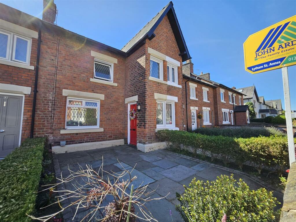 2 bedroom terraced house for sale in Westby Street, Lytham, FY8