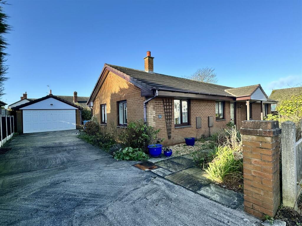3 bedroom detached bungalow for sale in Richmond Avenue, Wrea Green, PR4