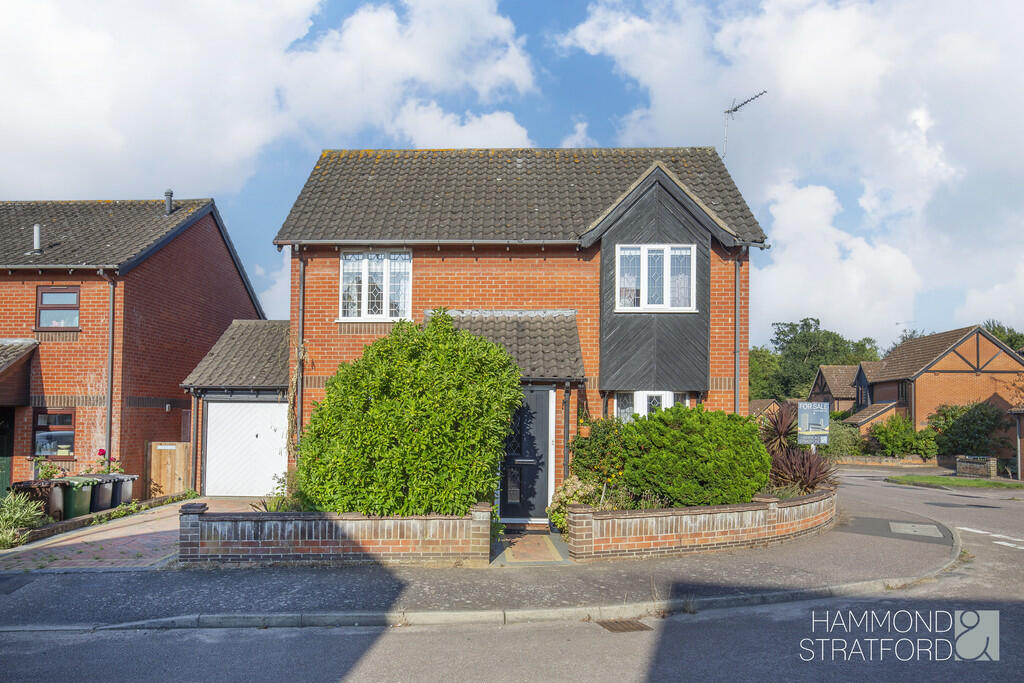 3 bedroom detached house for sale in Nelson Close, Hethersett, NR9