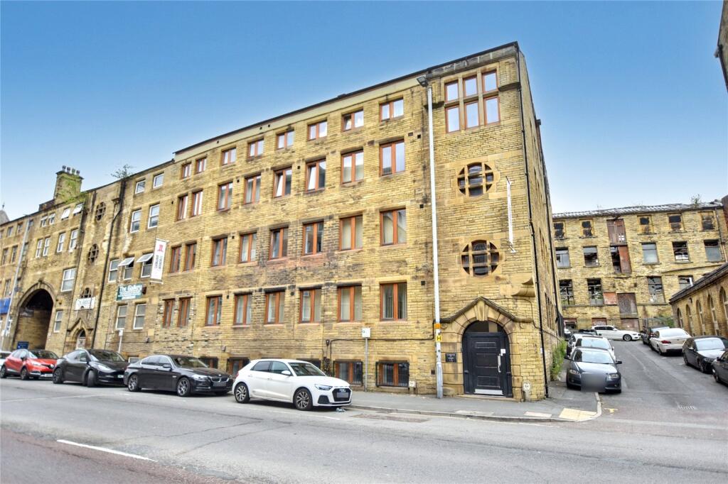 Main image of property: Flat 20, 108 Thornton Road, Bradford, West Yorkshire