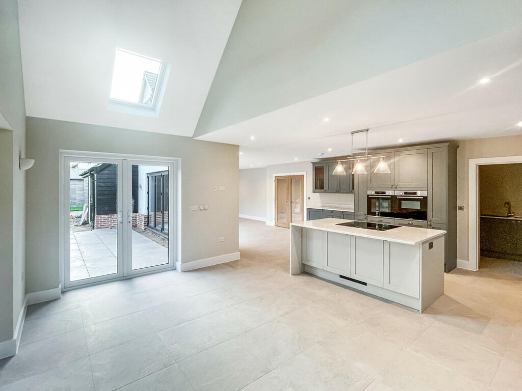 Additional property image - Turnpike Close, Ardleigh, Colchester