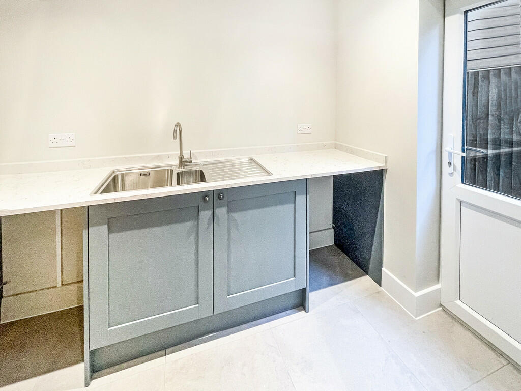 Additional property image - Turnpike Close, Ardleigh, Colchester