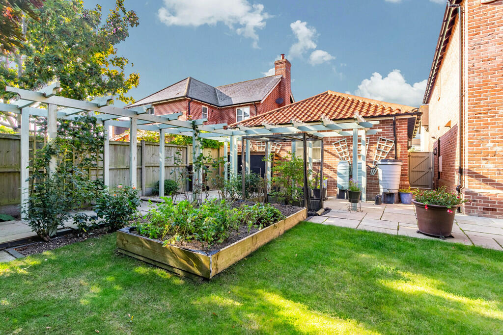 Additional property image - Salis Close, Tiptree