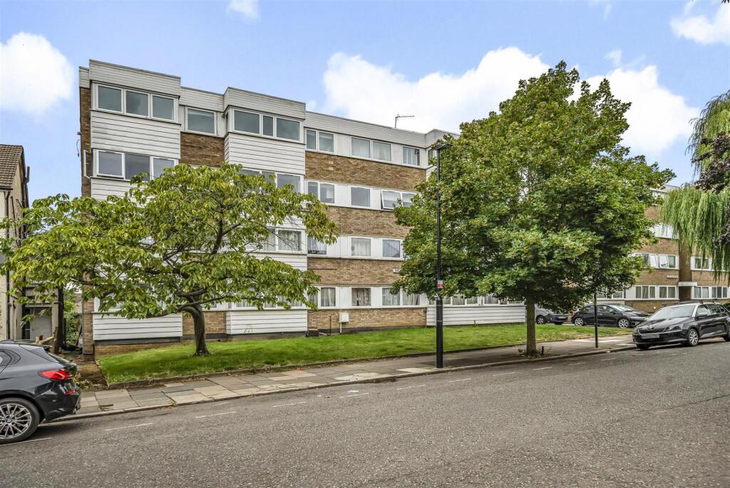 Main image of property: Maidstone Road, Bounds Green, N11