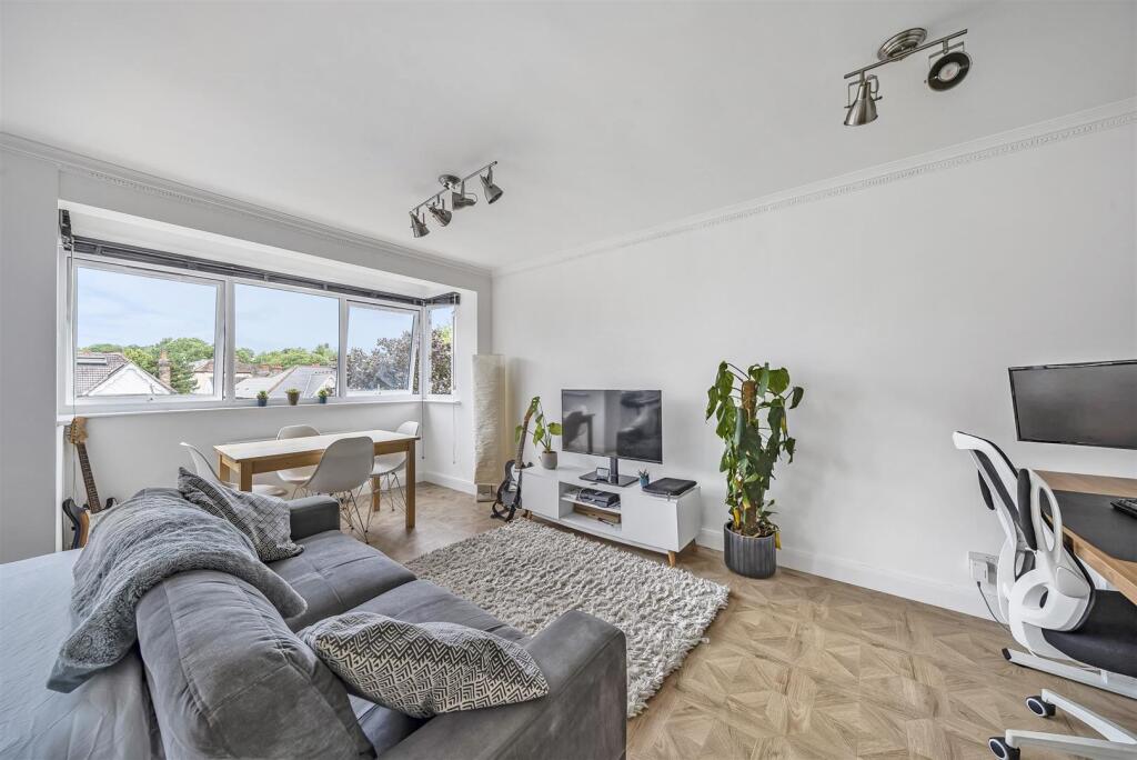 Main image of property: Maidstone Road, Bounds Green, N11
