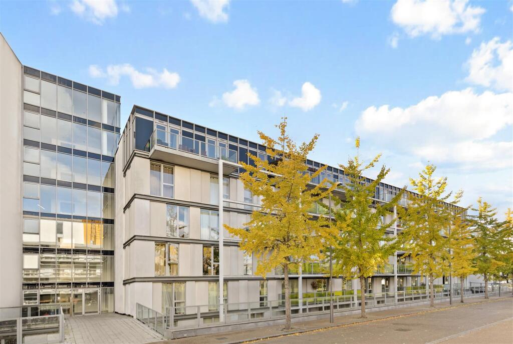 Main image of property: Hudson Apartments, New River Village, N8
