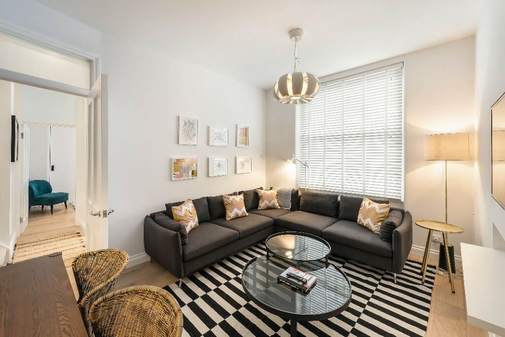 3 bedroom flat for rent in Old Brompton Road, London, SW5