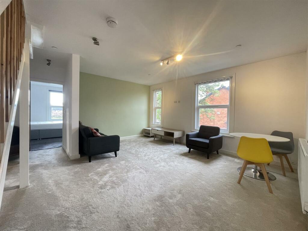3 bedroom maisonette for rent in Trevelyan Road, West Bridgford, Nottingham NG2 5GY, NG2