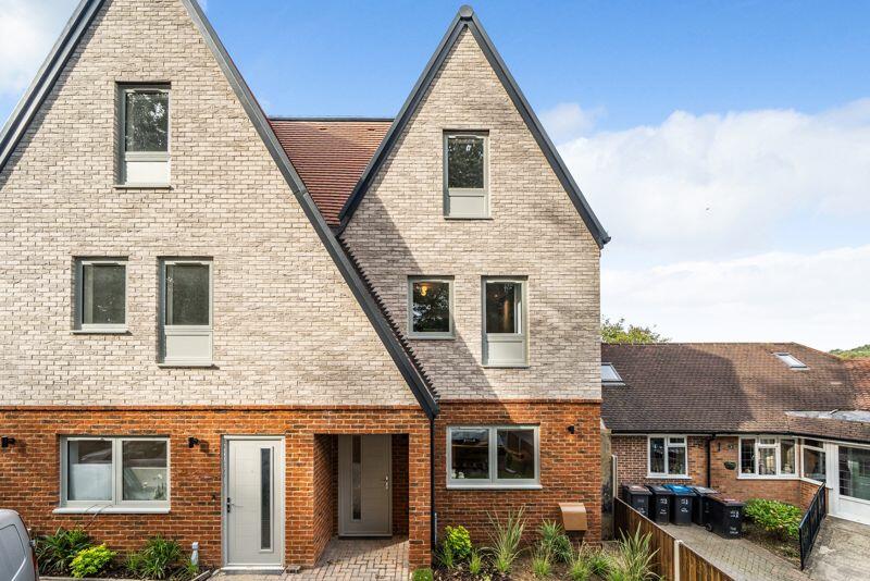 4 bedroom semidetached house for sale in The Gallop, South Croydon, CR2