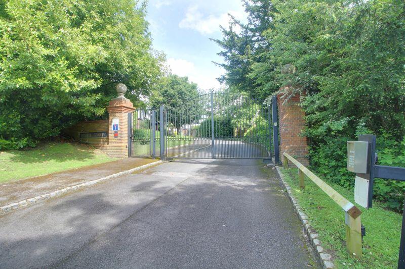 Additional property image - Russell Hill Road, West Purley