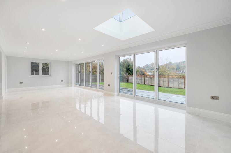 Additional property image - Hartley Hill, Purley