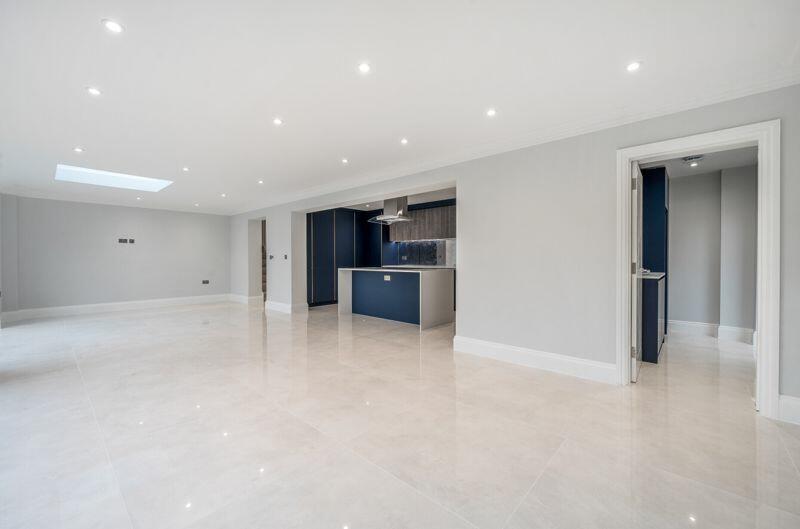 Additional property image - Hartley Hill, Purley