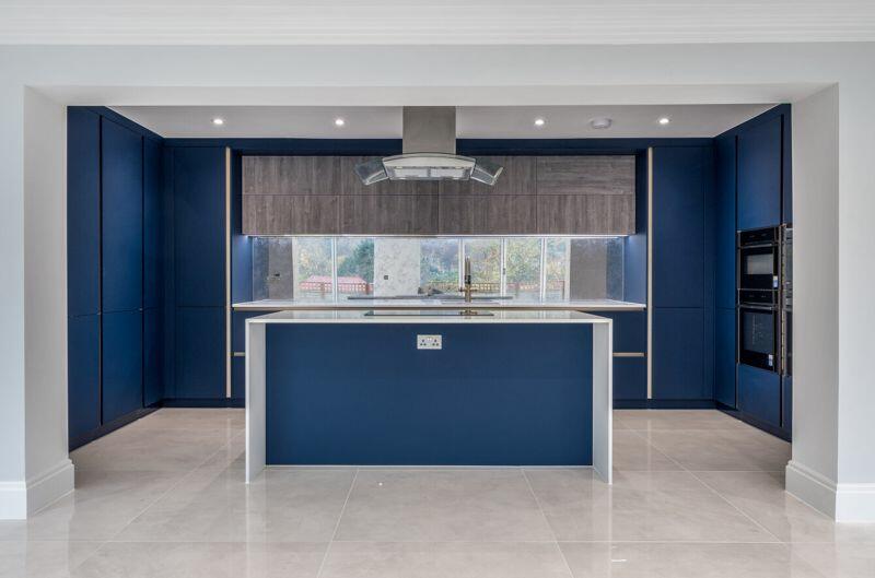 Additional property image - Hartley Hill, Purley
