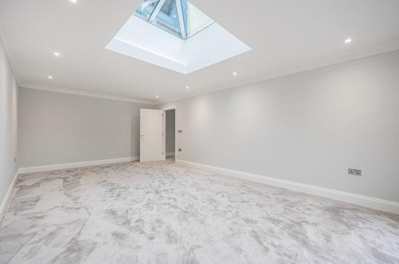 Additional property image - Hartley Hill, Purley