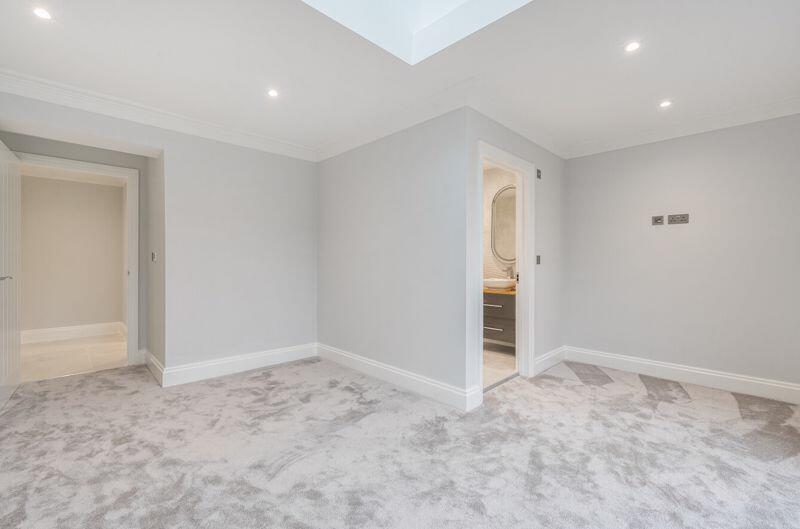Additional property image - Hartley Hill, Purley