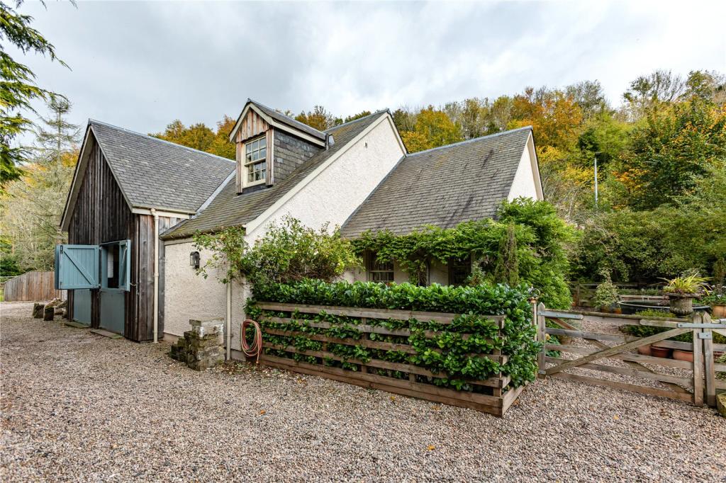 5 bedroom detached house for sale in Inchbonny House, Jedburgh
