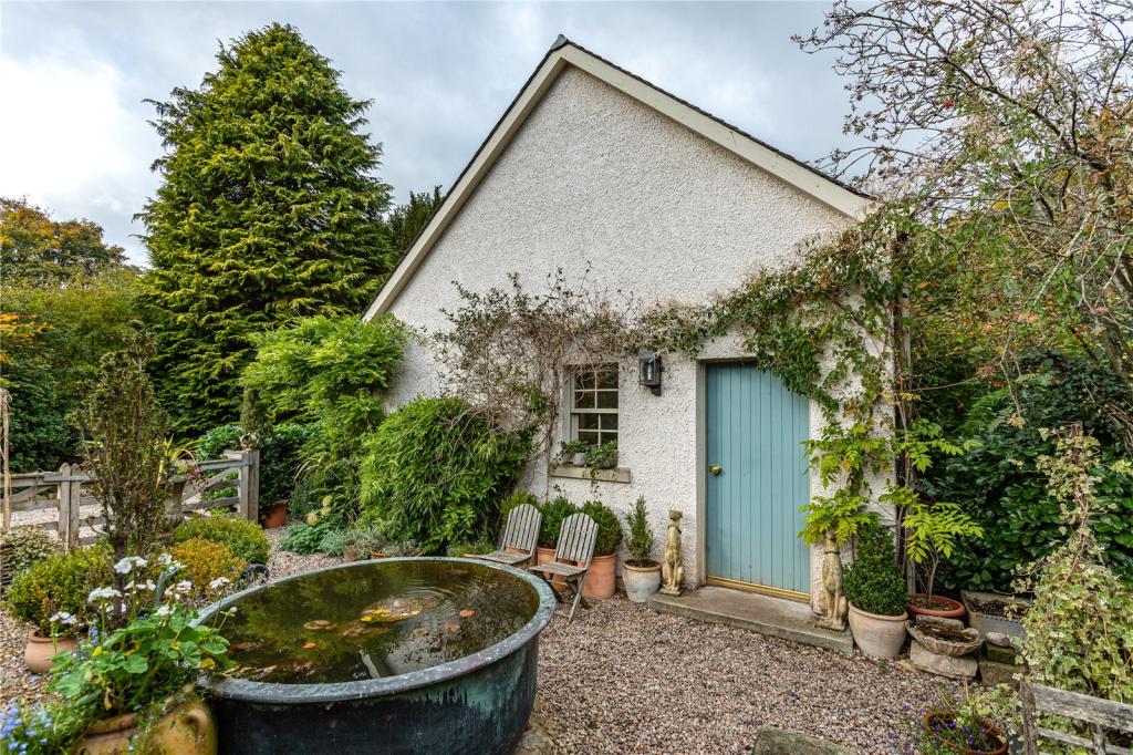 5 bedroom detached house for sale in Inchbonny House, Jedburgh