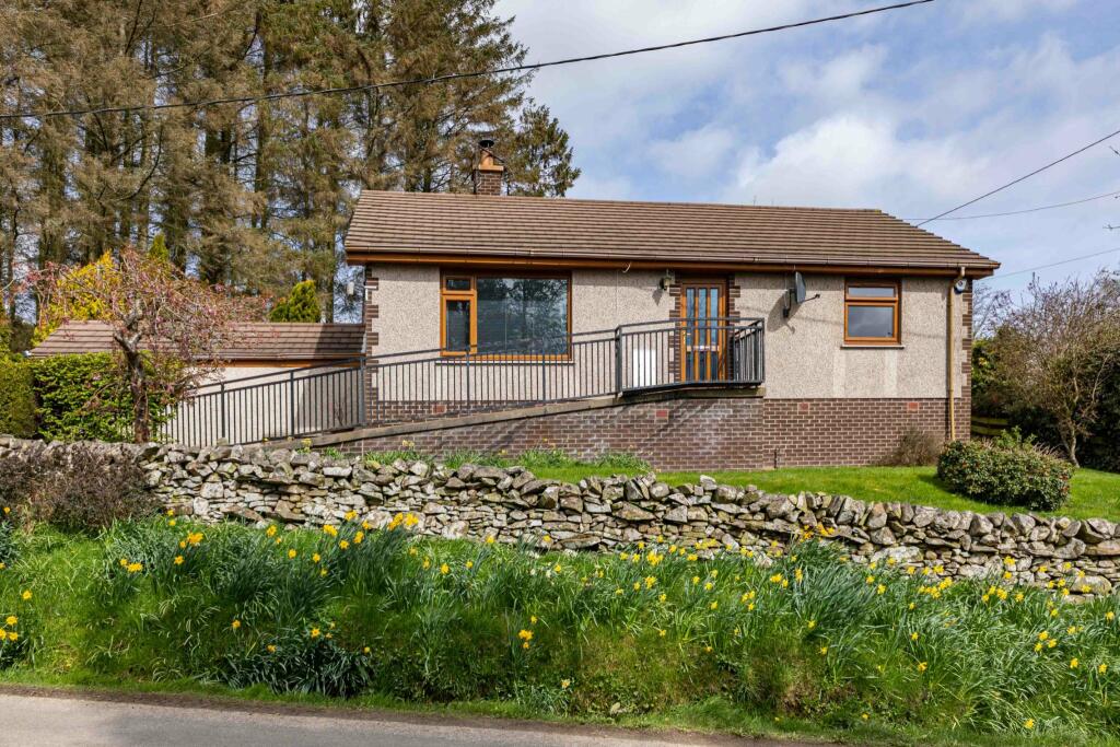 2 bedroom detached house for sale in Bowland Road, Clovenfords