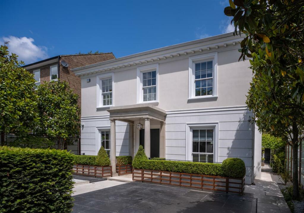 6 bedroom house for sale in Cavendish Avenue, St Johns Wood, NW8