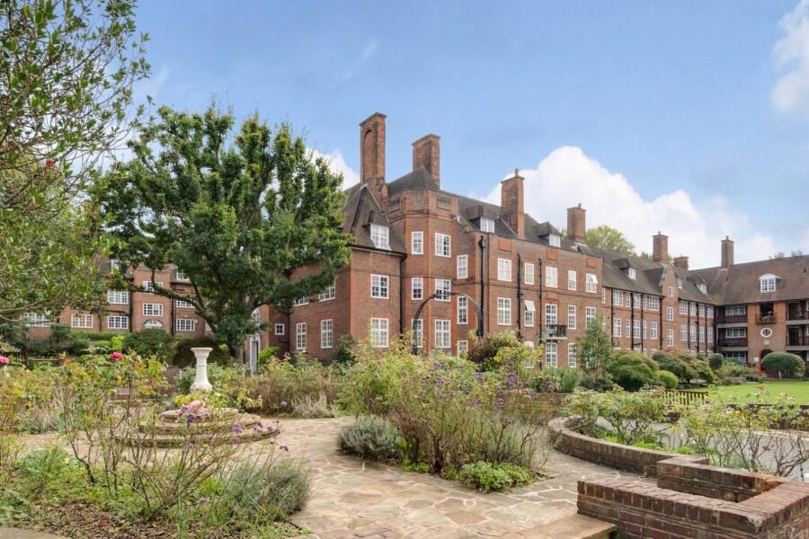 Main image of property: Heathcroft, Hampstead Garden Suburb, NW11