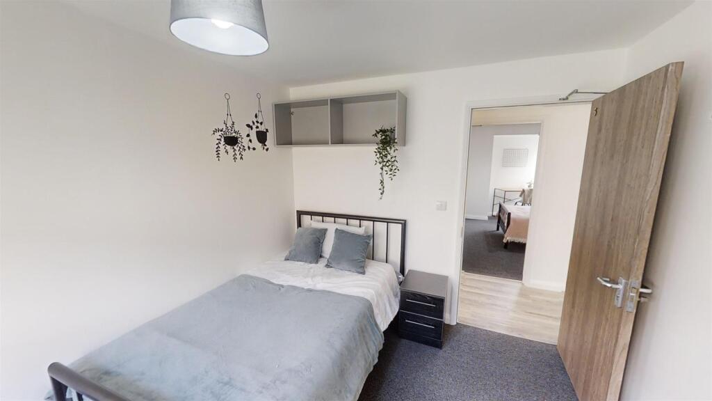 Additional property image - Flat 1A, Canal Bridge