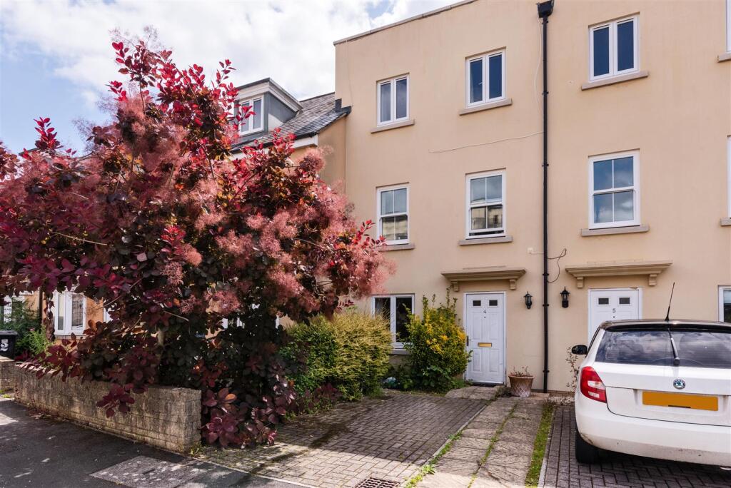 Main image of property: Middlewood Close, Bath