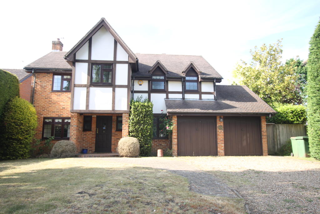 5 bedroom detached house for rent in Mayfield Road, Weybridge, KT13