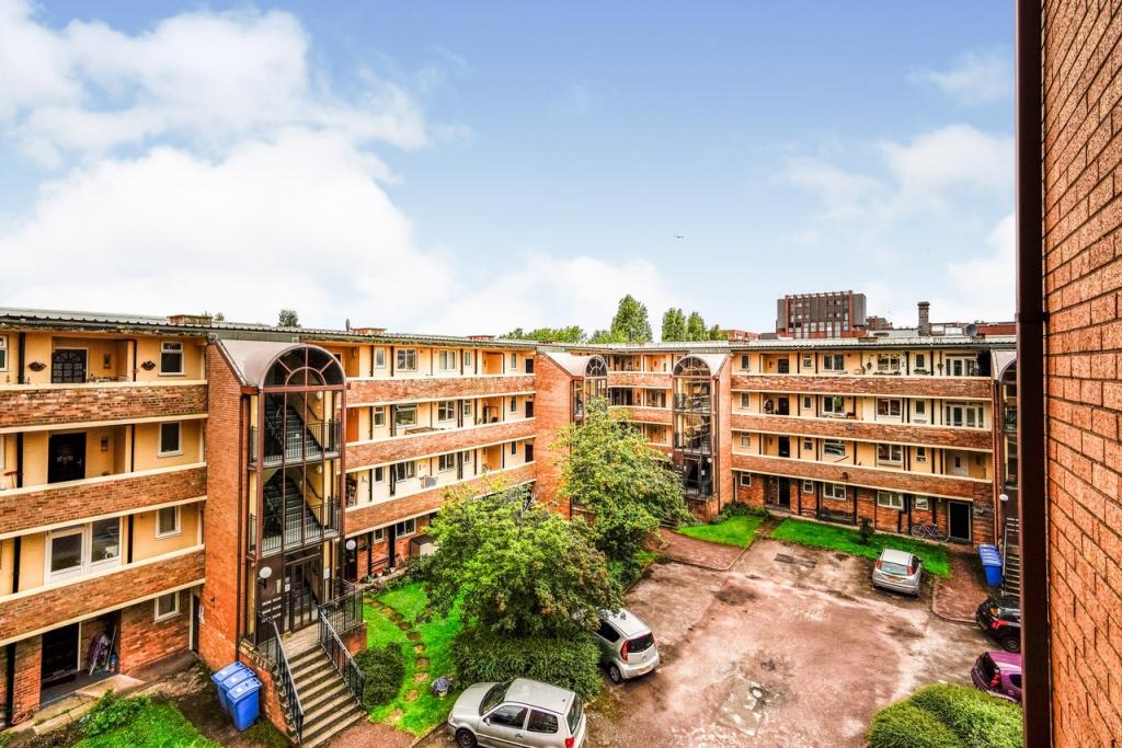 2 bedroom flat for sale in Minster Court, Liverpool, L7