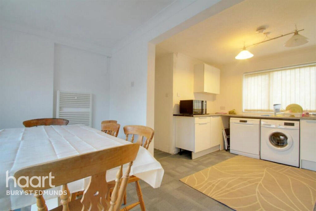 Main image of property: 14 Bury Park Drive, Bury st edmunds