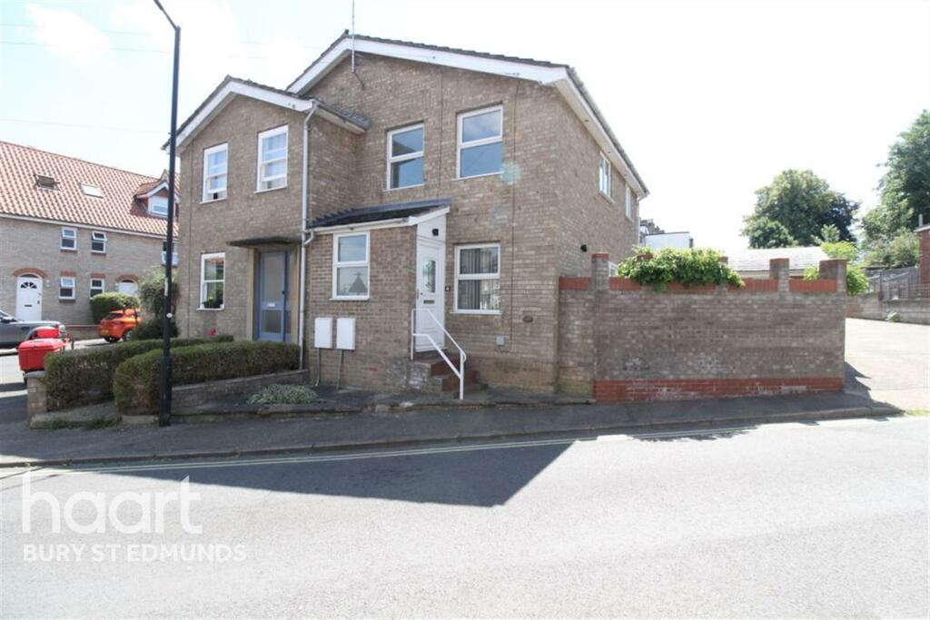 2 bedroom terraced house for rent in Cannon Street, Bury St Edmunds, IP33