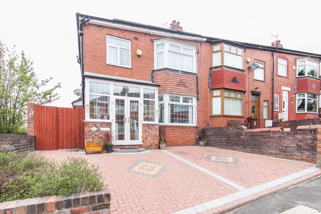 4 bedroom terraced house for sale in Penrith Avenue, Oldham, OL8