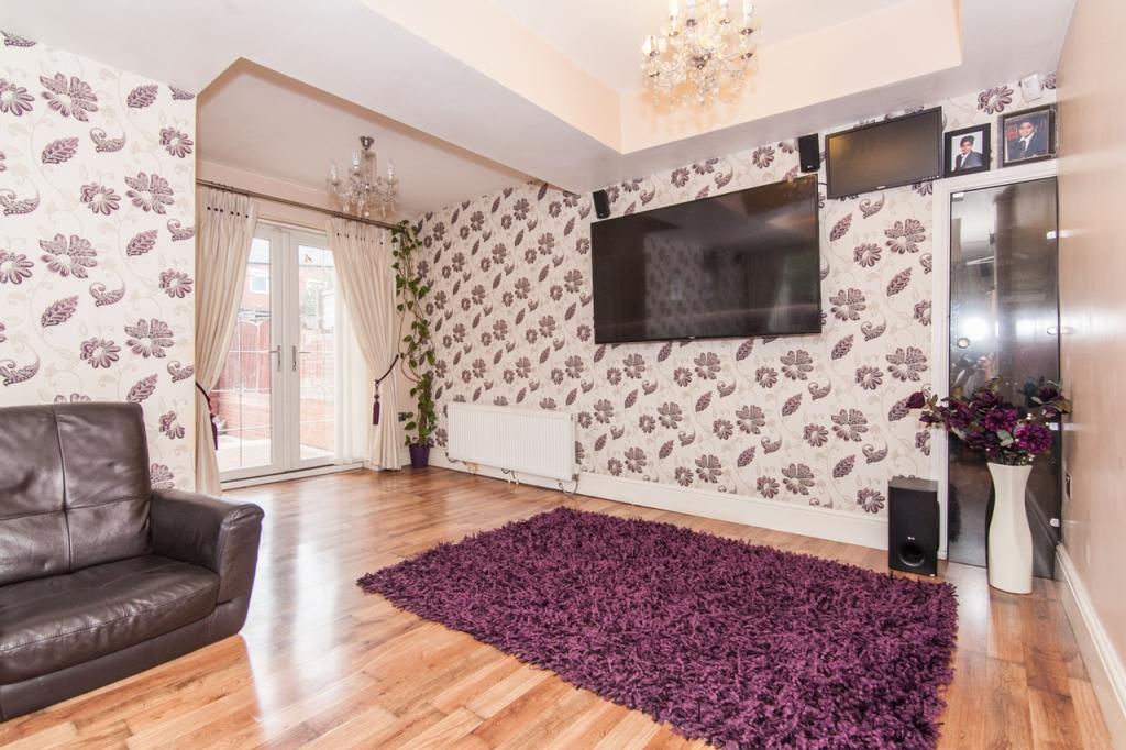 4 bedroom terraced house for sale in Penrith Avenue, Oldham, OL8