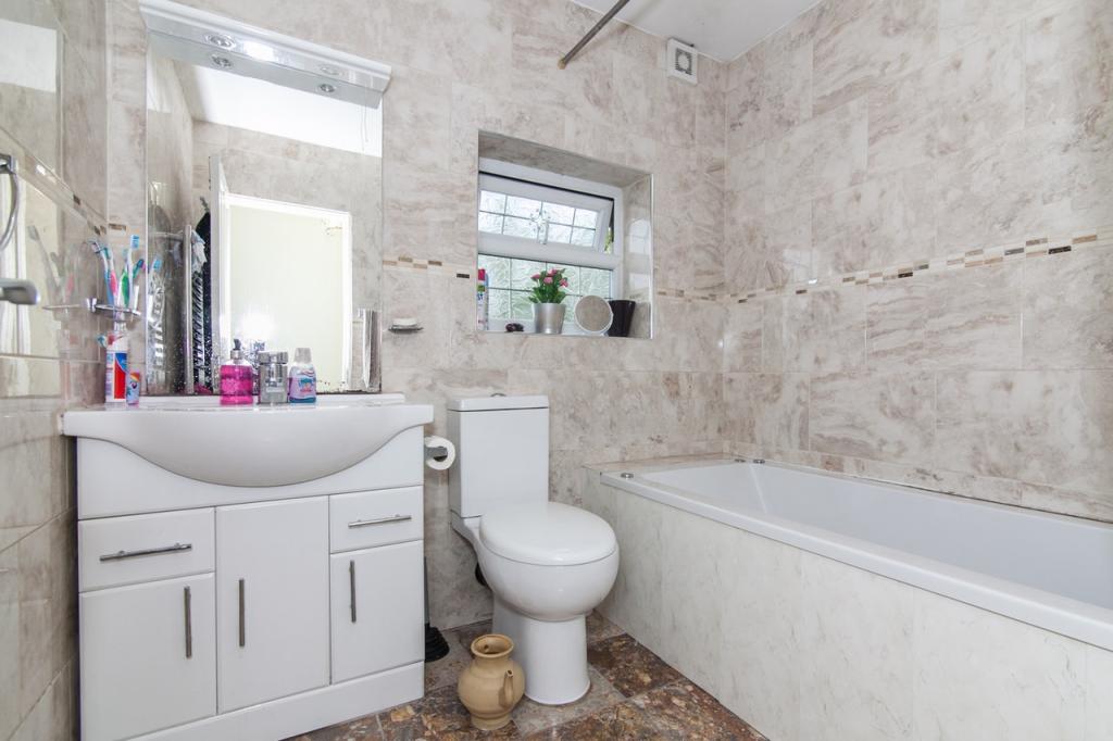 4 bedroom terraced house for sale in Penrith Avenue, Oldham, OL8