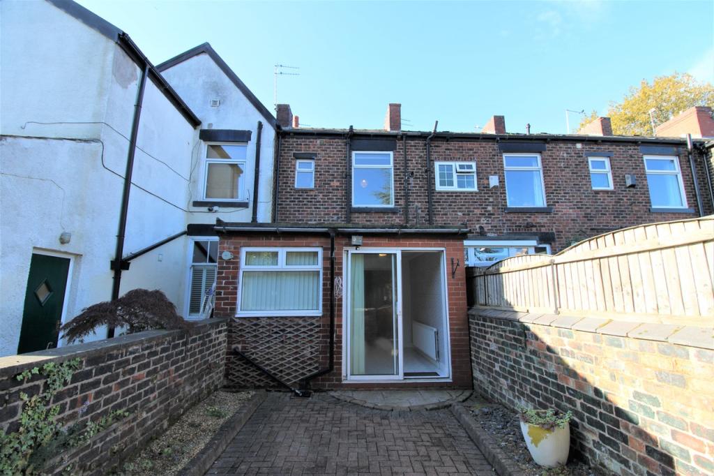 2 bedroom terraced house for sale in Foxdenton Lane, Chadderton, M24