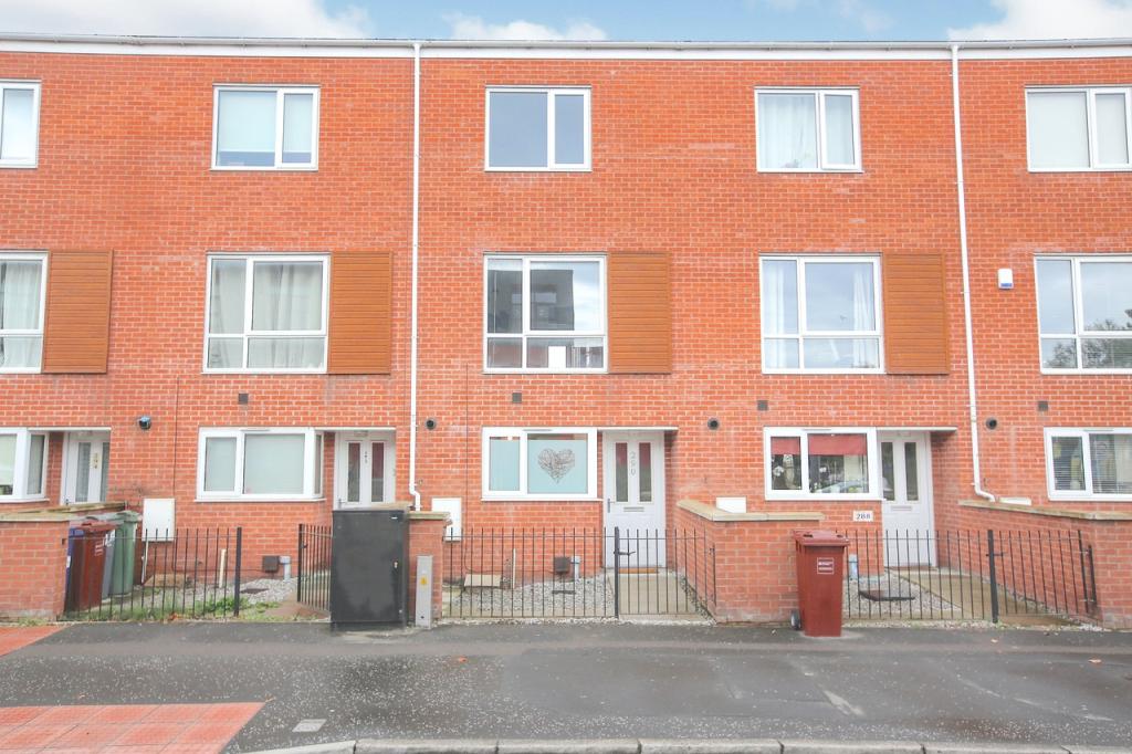 4 bedroom terraced house for sale in Stockport Road, Manchester, M13