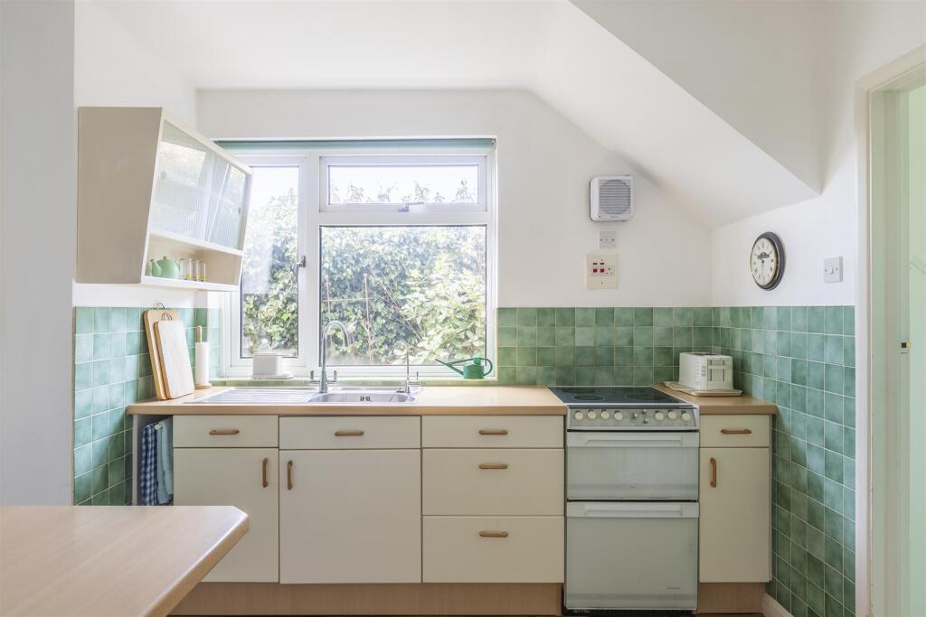Additional property image - Garden Close, Rough Common, Canterbury