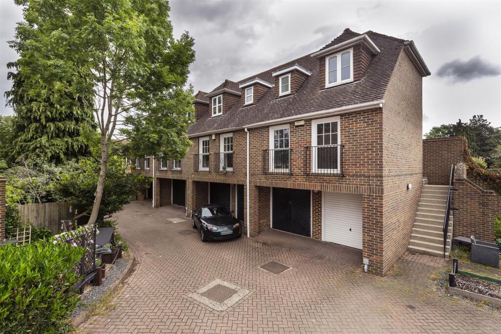 Main image of property: Ospringe Street, Faversham