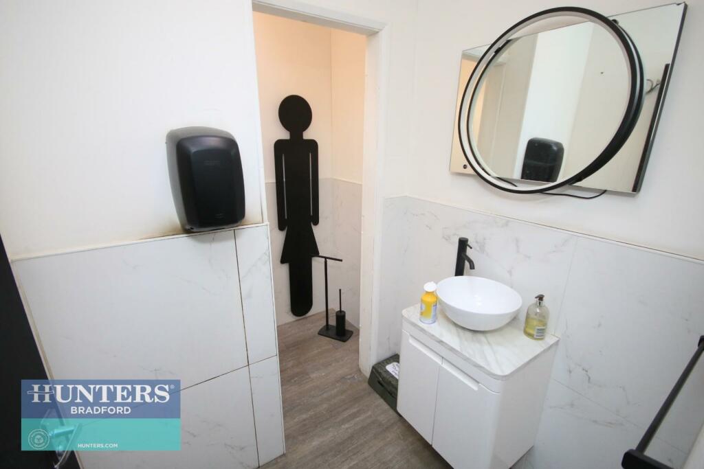 Additional property image - Albion Square, Bradford, West Yorkshire, BD5