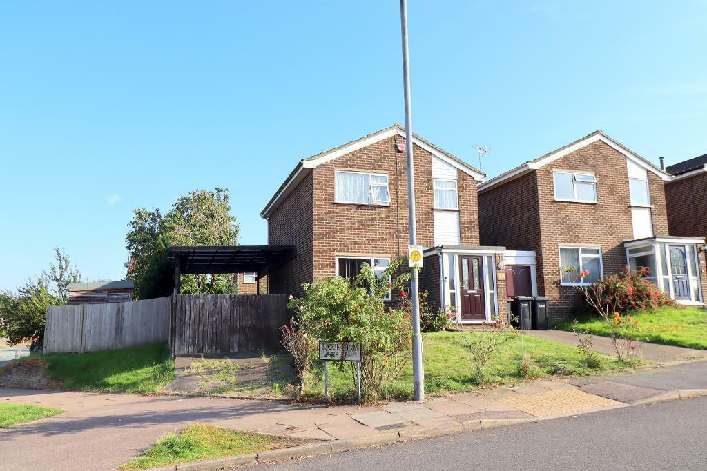 3 bedroom link detached house for sale in Buckingham Drive, Stopsley