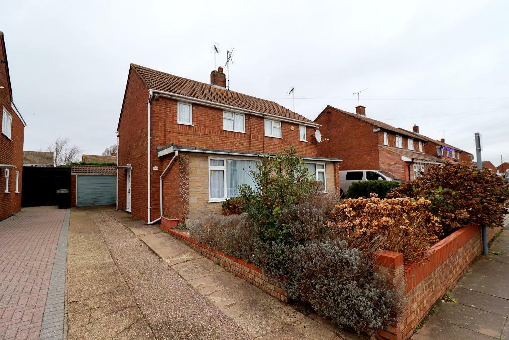 2 bedroom semidetached house for sale in Mossbank Avenue, Vauxhall