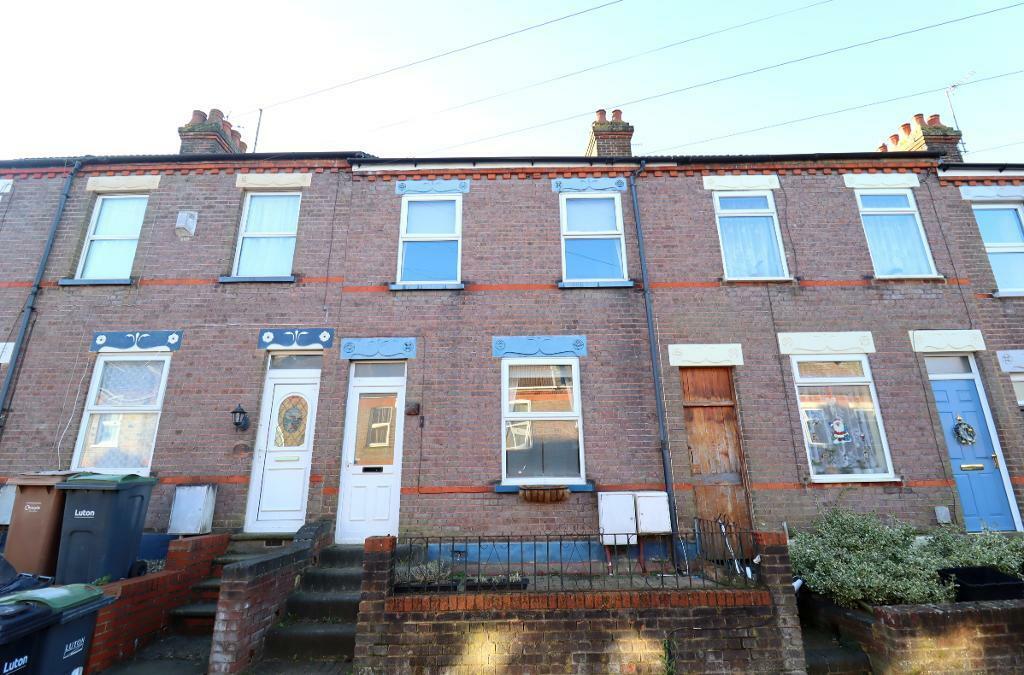3 bedroom terraced house for sale in St Pauls Road, South Luton, Luton, Bedfordshire, LU1 3RX, LU1