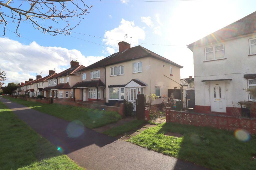 3 bedroom semidetached house for sale in The Harebreaks, Watford