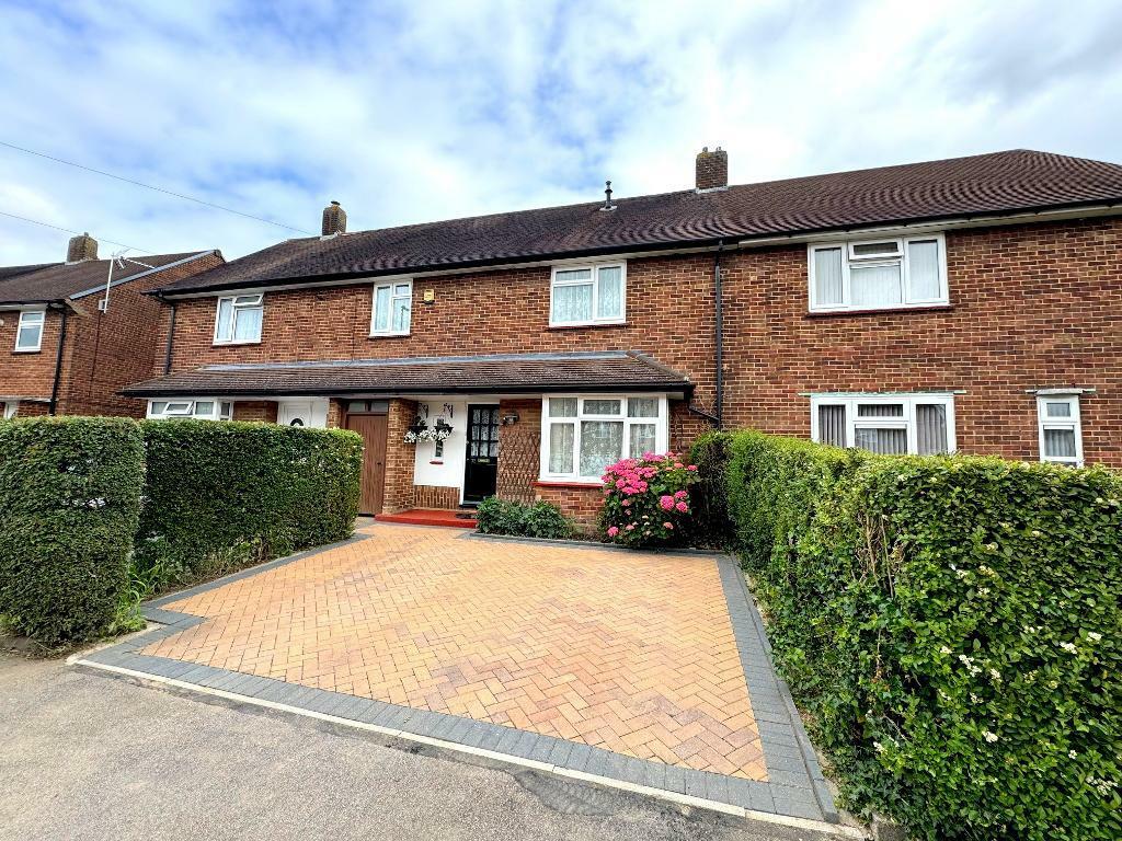 3 bedroom terraced house for sale in Priestleys, Farley Hill, Luton, Bedfordshire, LU1 5QL, LU1